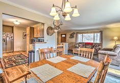 其他 5 Peaceful Hancock Home w/ Patio, Deck & Grill!