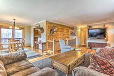 其他 Peaceful Hancock Home w/ Patio, Deck & Grill!