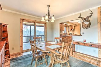 其他 4 Peaceful Hancock Home w/ Patio, Deck & Grill!