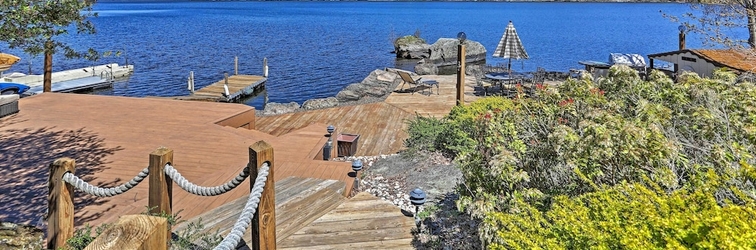 Lain-lain Grand Lakefront Home w/ Dock in The Hideout!