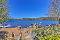 Lain-lain Grand Lakefront Home w/ Dock in The Hideout!