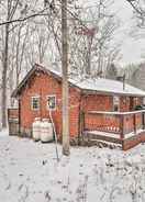 Primary image Postcard-worthy Poconos Cabin: ~ 15 Mi to Skiing!