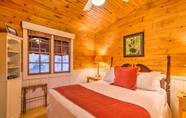 อื่นๆ 2 Quaint Bryson City Cottage w/ Smoky Mountain Views