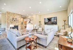 其他 5 Renovated North Bend Cottage: Near Eateries!