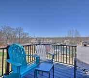 Others 4 Hilltop Osage Beach Home w/ Deck & Fire Pit!