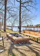 Primary image Lakefront Fort Towson Home w/ Private Dock!