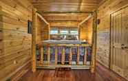 อื่นๆ 5 Charming Blakely Cabin With Porch & Valley Views!