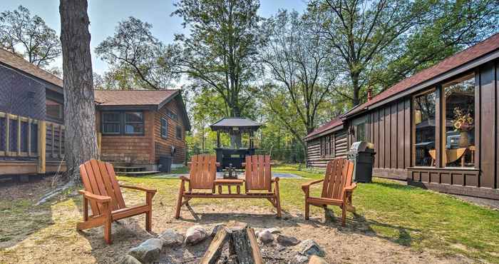 อื่นๆ Cabin on Rush Lake w/ Tiki Bar, Grill & Kayaks!