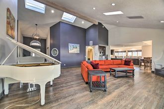 其他 4 Luxurious Newport Estate w/ Spa & Lighthouse Views