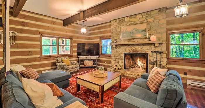 Lainnya Peaceful Boone Cabin w/ Deck & Forest Views!