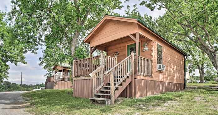 Others Quaint Cabin w/ Covered Porch on Douglas Lake