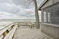 Others Lake Michigan Waterfront Home: 1 Mile to Downtown!