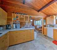 Others 6 Waterfront Manson Cabin on Lake Chelan w/ Deck!