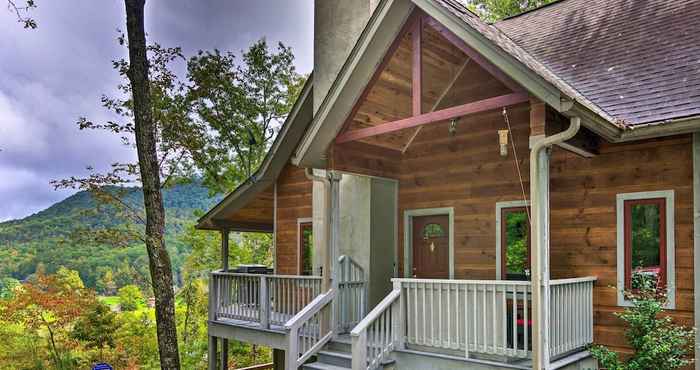 Others Studio w/ Deck & Views, 7 Miles to Franklin!