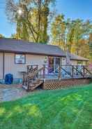Primary image Bolton Landing Cottage With Deck - Walk to Beach!