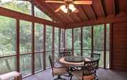 Others 3 Creekfront Cabin Near Chattanooga w/ Hot Tub!