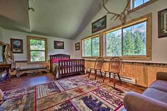 Lainnya 4 Cozy Countryside Cabin in Robie Creek Park!