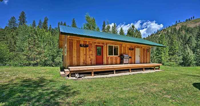 Others Cozy Countryside Cabin in Robie Creek Park!