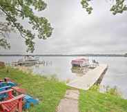 Others 7 Spacious Lakehouse w/ Deck, Kayaks, & Dock!