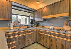 其他 4 Catskill Getaway on 6 Acres With Swimming Pond!