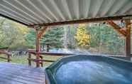 Lainnya 7 Ashford Cabin With Hot Tub & Big Creek Views!