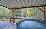 Khác 7 Ashford Cabin With Hot Tub & Big Creek Views!