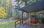 Khác 6 Ashford Cabin With Hot Tub & Big Creek Views!