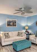 ภาพหลัก Breezy Murrells Inlet Condo w/ Deck: Walk to Beach