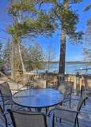 ภาพหลัก Waterfront Torch Lake Cottage w/ Private Beach!