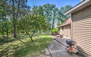 Lain-lain 6 Riverfront Oconto Escape With Fire Pit & Yard!