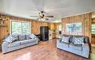 Lainnya 2 Lakefront Wisconsin Cottage w/ Dock & Hot Tub!