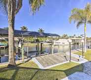 Lain-lain 3 Canalfront Cape Coral Home With Dock & Bbq!