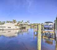 Others 2 Canalfront Cape Coral Home With Dock & Bbq!