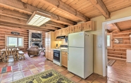 Others 3 True Log Cabin w/ Game Room, Year-round Views