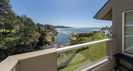 Others 2 Idyllic Coastal Haven - Whale Watch in Depoe Bay!