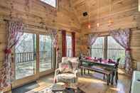 Others Beech Mountain Cabin w/ 180° Views - Near Hiking!