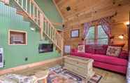 Others 3 Beech Mountain Cabin w/ 180° Views - Near Hiking!