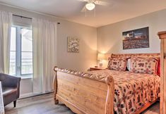 อื่นๆ 2 Condo w/ Golf Views: 2 Mi to Dollywood & Parkway!