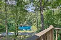 Others Inviting Murphy Escape w/ Hot Tub & Pond!