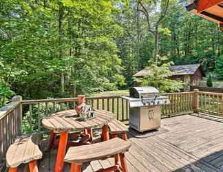 Others 2 Inviting Murphy Escape w/ Hot Tub & Pond!