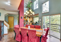 其他 5 West Linn Vacation Rental w/ Private Hot Tub