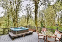 其他 6 West Linn Vacation Rental w/ Private Hot Tub