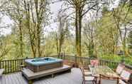 Others 6 West Linn Vacation Rental w/ Private Hot Tub