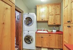 Others 7 Ashland Lodge w/ Lake Views & Game Room Loft