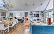 Others 2 Chic East Hampton Retreat w/ Deck & View!