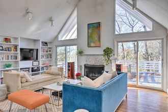 Others 4 Chic East Hampton Retreat w/ Deck & View!