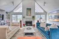 อื่นๆ Chic East Hampton Retreat w/ Deck & View!