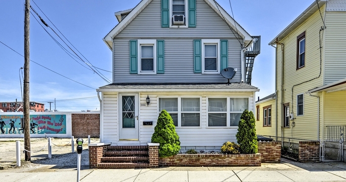 Others Wildwood House w/ Enclosed Porch - Walk to Beach!