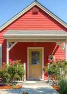 Foto utama Serene Bungalow-style Home in Point Reyes Station!