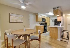 Others 4 Lovely Vancouver Retreat w/ Home Gym!